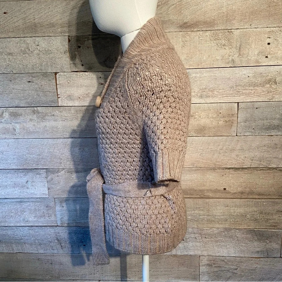 H&M women's beige sweater in size x-small - Picture 4 of 8